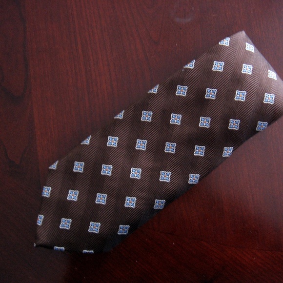 NWOT BROOKS BROTHERS CHOCOLATE BROWN TIE CRAVAT - Picture 2 of 3